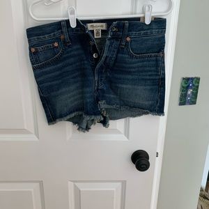 Madewell relaxed jean shorts, NWT